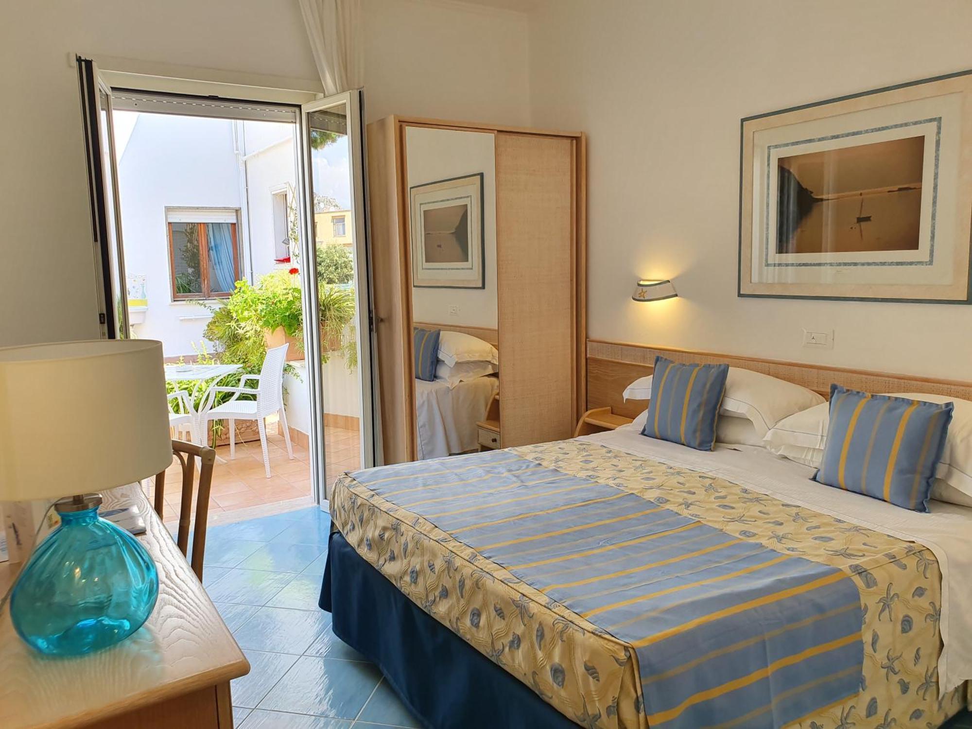 Hotel Aurora Sperlonga Bagian luar foto